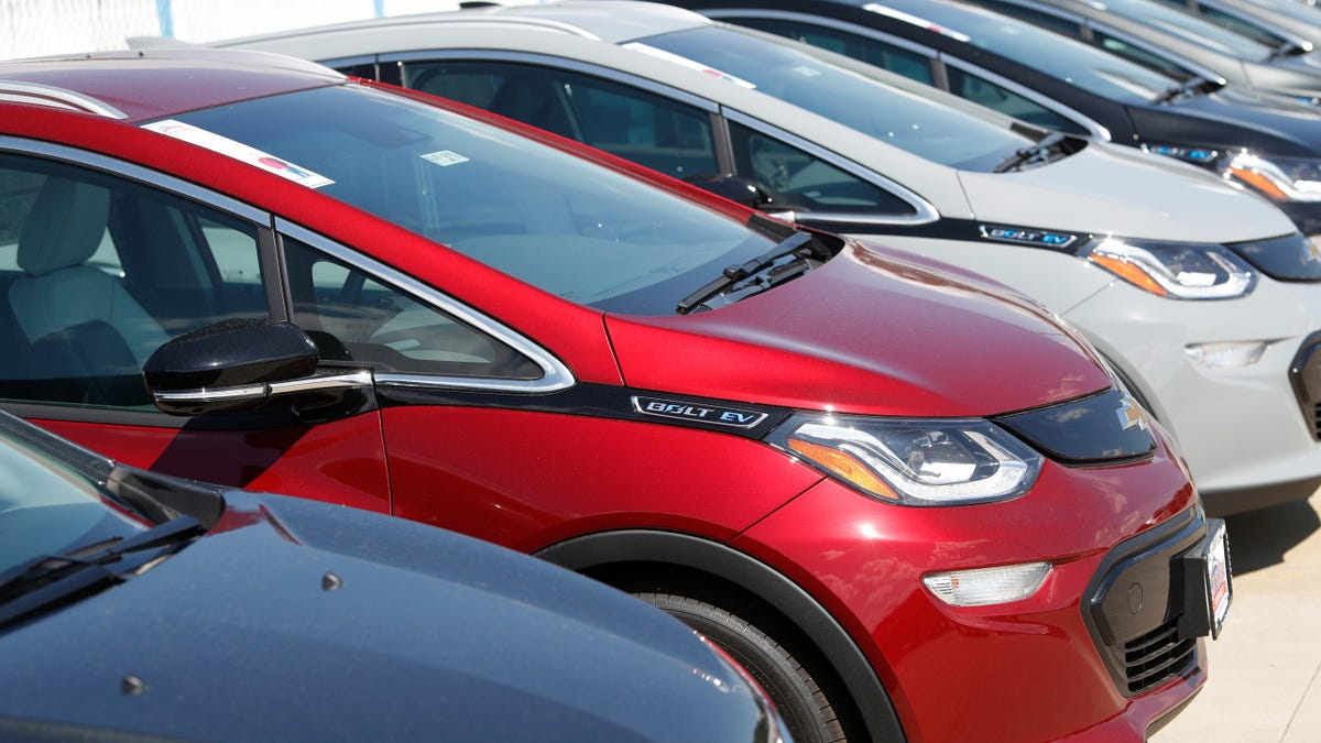 electric-car-sales-climb-in-wake-of-new-5-000-federal-rebate-program
