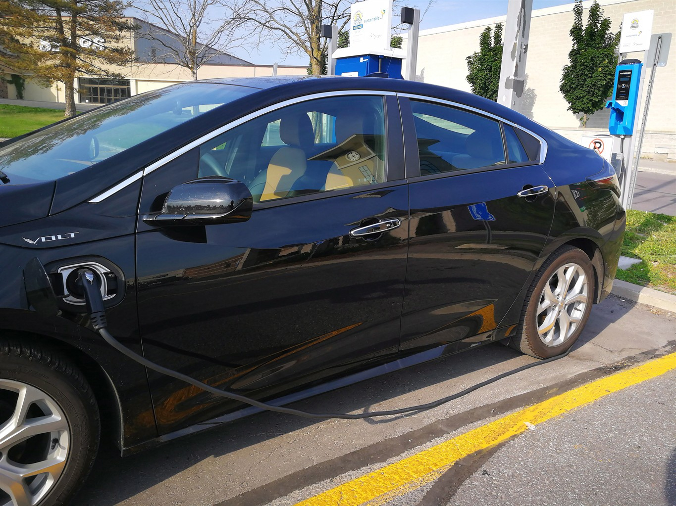 End Of Ontario Electric Vehicle Rebate Program Expected To Hit Sales End Of Ontario Electric Vehicle Rebate Program Expected To Hit Sales