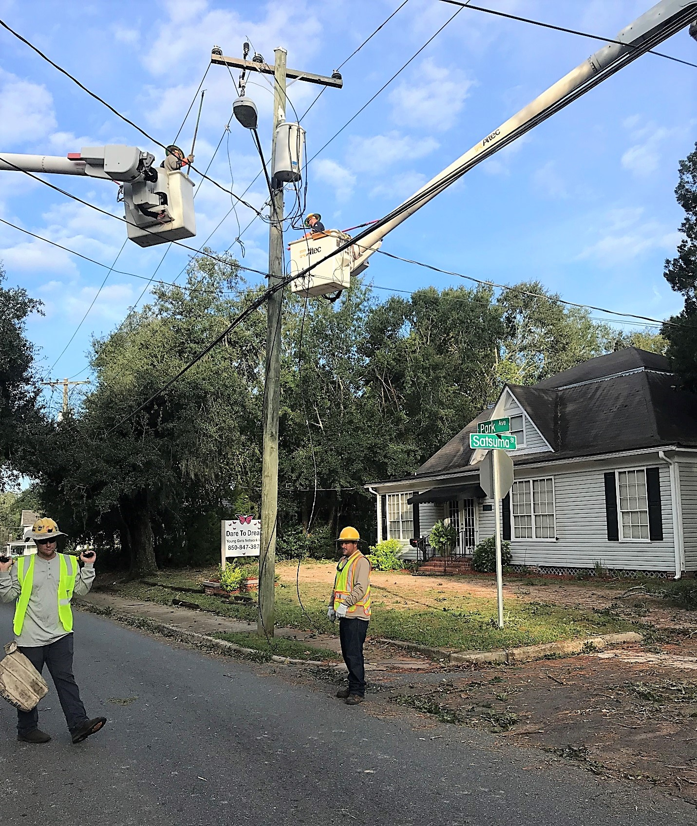 Leesburg Electric Crews Working To Restore Power In Hurricane Ravaged Leesburg Electric Crews Working To Restore Power In Hurricane ravaged